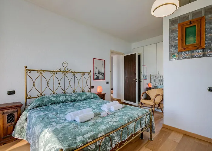 Sole View - Happy سيستو كالينْدي