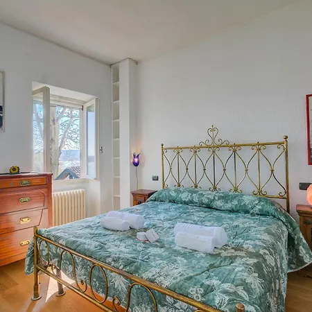 Appartamento Sole: Lake Maggiore Lakefront And Panoramic View - Happy Rentals Dom wakacyjny