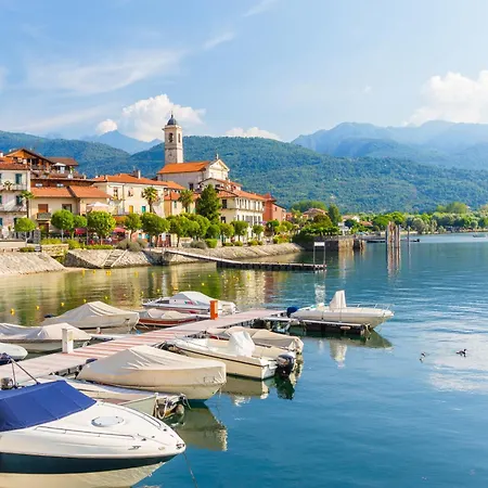 Dom wakacyjny Appartamento Sole: Lake Maggiore Lakefront And Panoramic View - Happy Rentals Sesto Calende