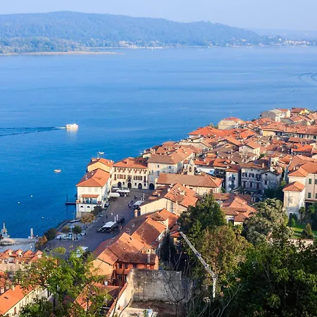 Appartamento Sole: Lake Maggiore Lakefront And Panoramic View - Happy Rentals Dom wakacyjny