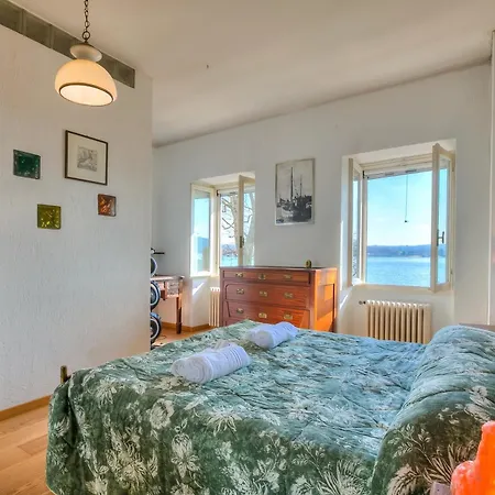 Dom wakacyjny Appartamento Sole: Lake Maggiore Lakefront And Panoramic View - Happy Rentals *