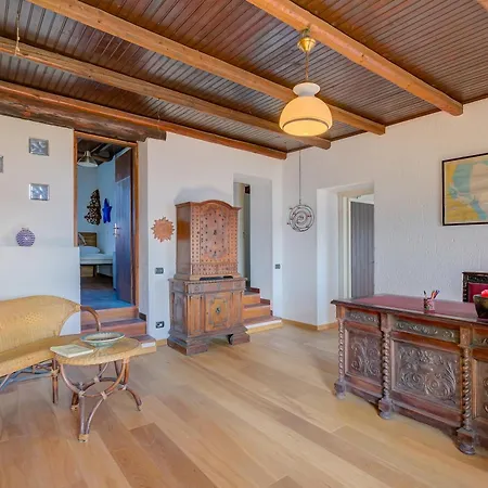 Appartamento Sole: Lake Maggiore Lakefront And Panoramic View - Happy Rentals Dom wakacyjny *