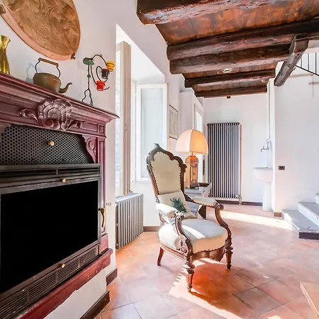 Appartamento Sole: Lake Maggiore Lakefront And Panoramic View - Happy Rentals Dom wakacyjny Sesto Calende