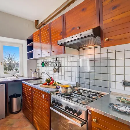 Appartamento Sole: Lake Maggiore Lakefront And Panoramic View - Happy Rentals Dom wakacyjny *